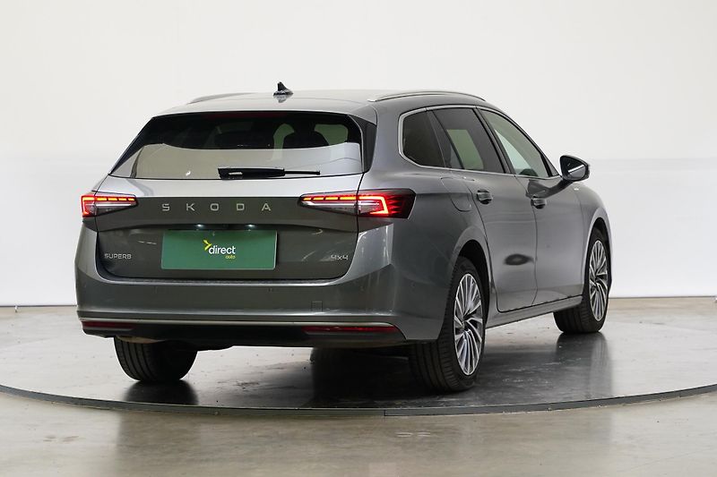 Škoda Superb - fotka 2 z 6