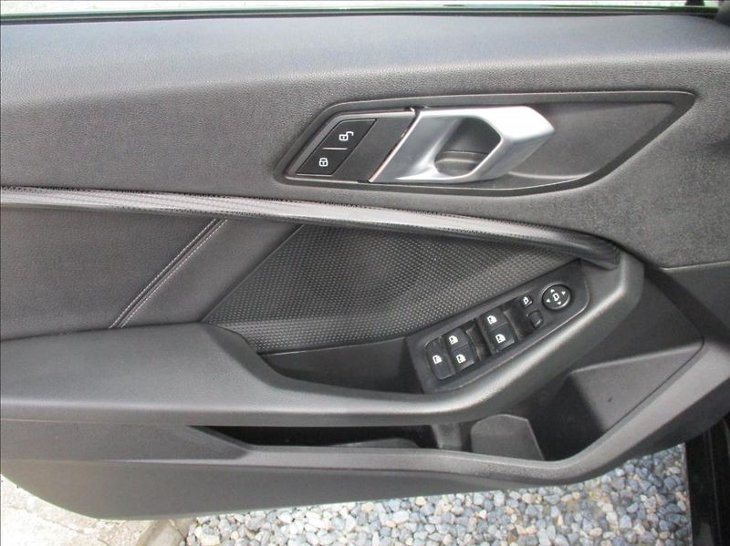 BMW Řada 1 1,5 118i, automat,servis,CZ, - fotka 12 z 30