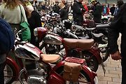 Tradiční sraz autoveteránistů na náměstí T. G. Masaryka v Prostějově. 18. května 2025