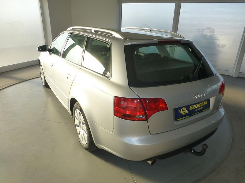 Audi A4 (2006) 1,6I**DIGIKLIMA**ALU**TAŽNÉ - fotka 8 z 25