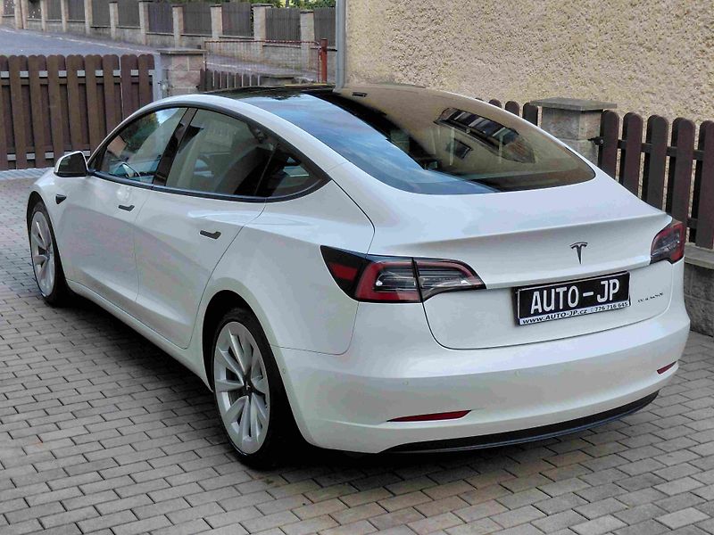 Tesla Model 3 (2021) AWD Long Range - fotka 4 z 10