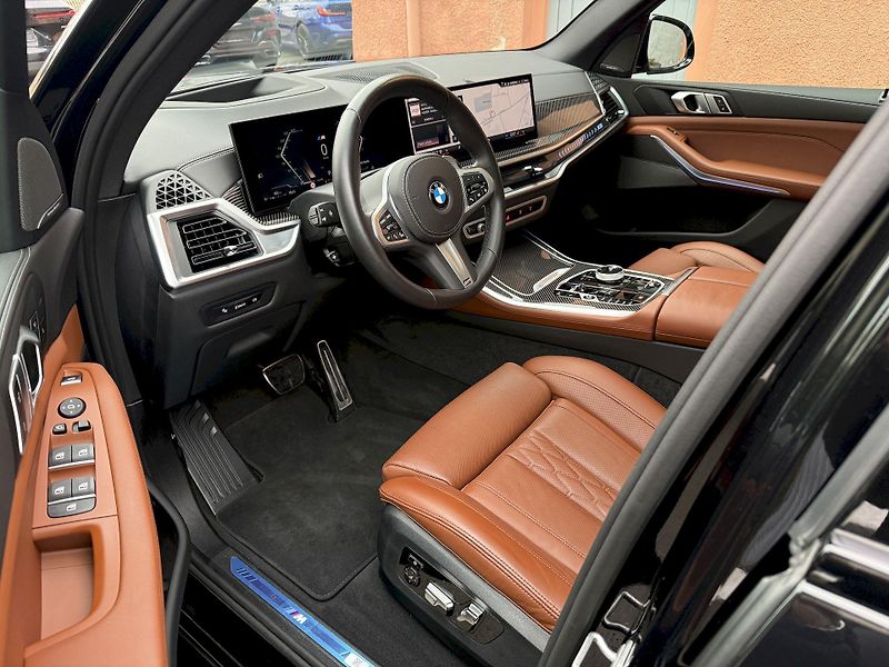 BMW X5 xDrive40d M-PRO Individual AIR - fotka 17 z 50