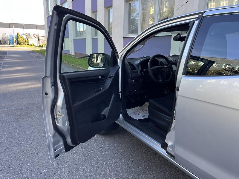 Isuzu D-Max 2,5 TD 4WD 3-stranná sklopka  - fotka 9 z 28