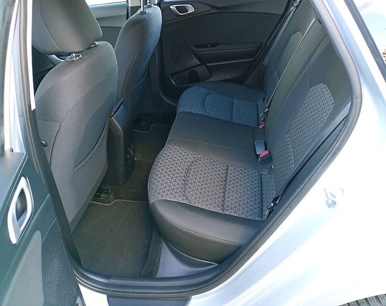 Kia Ceed (2023) 1.0 T-GDI 73 kW benzín manuál - fotka 14 z 25