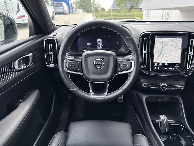 Volvo XC40 P8 AWD // TWIN PRO // 4x4 - fotka 21 z 45