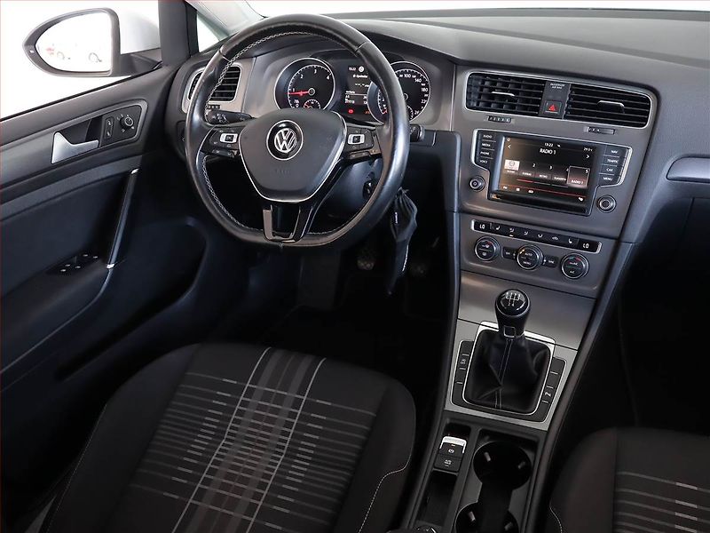 Volkswagen Golf (2015) 1.6 TDI, Serv.kniha, Navi - fotka 7 z 23