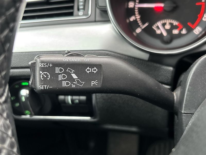 Škoda Superb AMBITION DSG - fotka 23 z 25