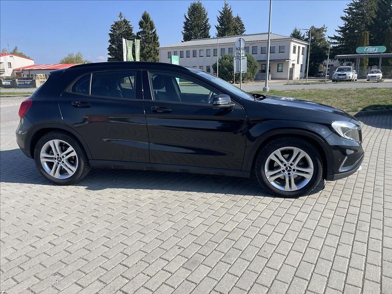 Mercedes-Benz GLA 2,2 CDi 100kw Panorama bez kor - fotka 5 z 36