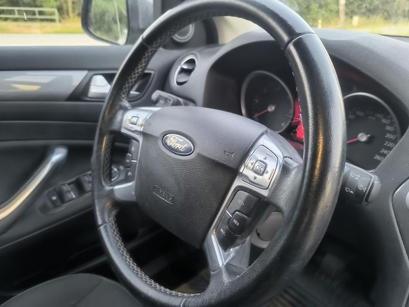 Ford Mondeo 2.0TDCI,100TKM,KRÁSNÉ,1MAJ65L - fotka 11 z 17