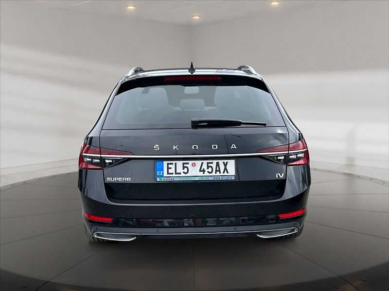 Škoda Superb 1,4 PHEV 160 L&K AT - fotka 5 z 11