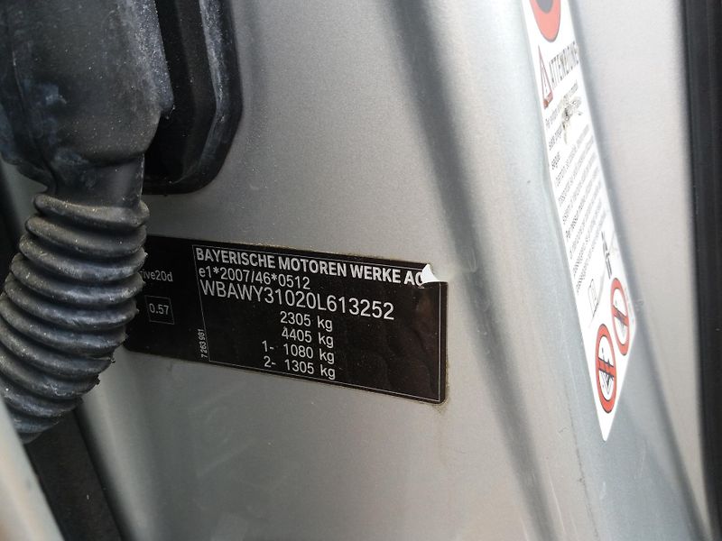 BMW X3 2.0D,4X4,XENONY,PANORAMA,NAVI! - fotka 20 z 28