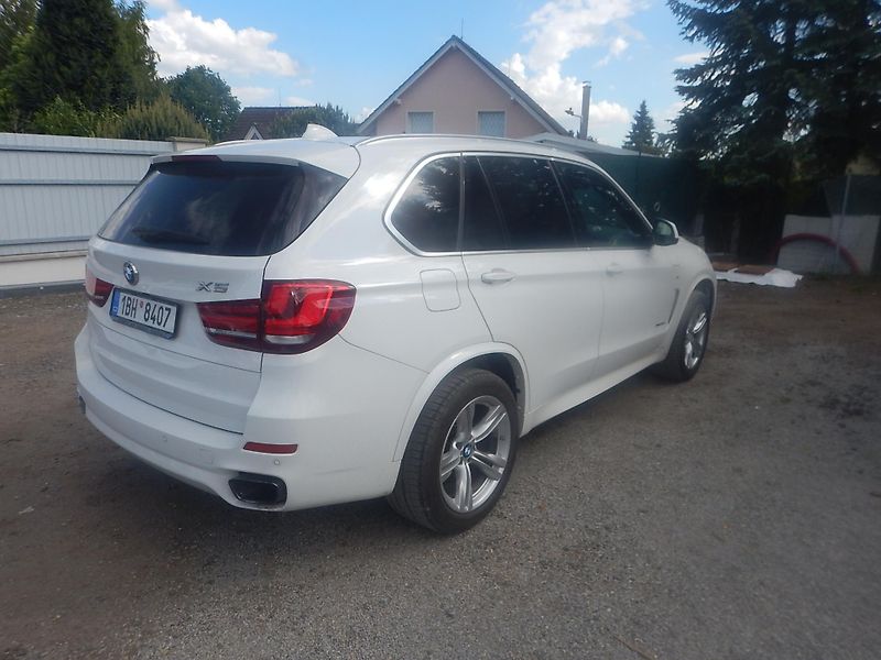 BMW X5 2.0 Biturbo 170 kw - fotka 5 z 11