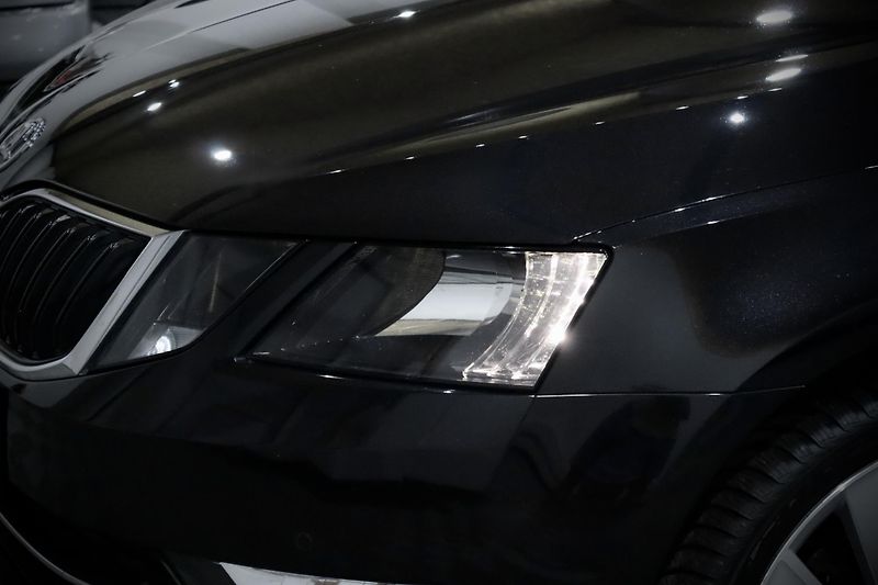 Škoda Octavia 3 FL Combi 1.4 TSI 110 kW - fotka 9 z 37
