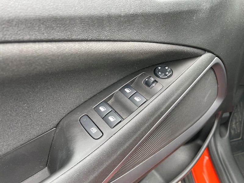 Opel Crossland Edition 1,2 MT5, 1. maj, ČR - fotka 25 z 30