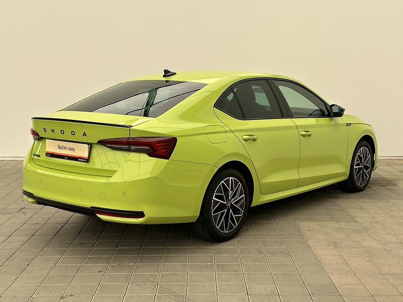 Škoda Octavia 2.0 TDI SportLine - fotka 2 z 28