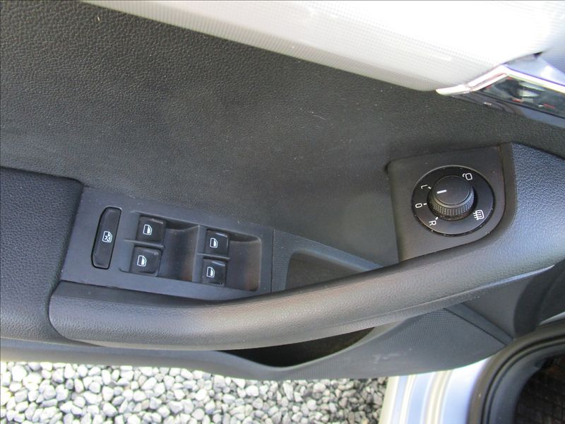 Škoda Octavia Combi 1.6TDi Greenline, Bi-xen - fotka 21 z 56