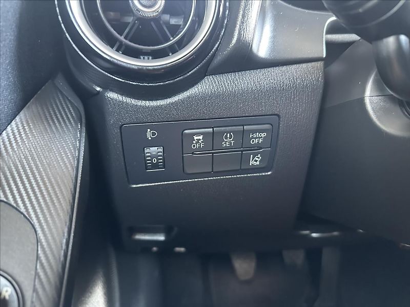 Mazda 2 1,5 - fotka 19 z 25
