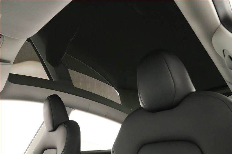 Tesla Model Y (2023) Long Range AWD 79kWh, SoH 92% - fotka 10 z 19