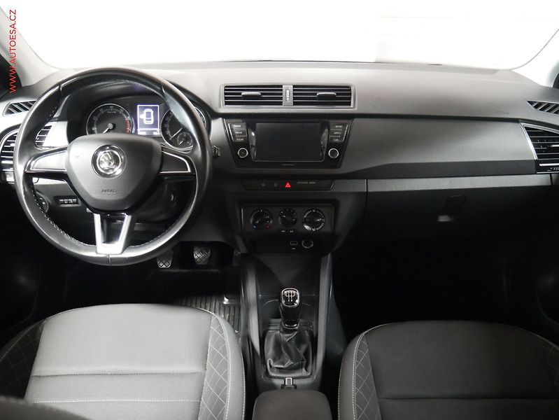 Škoda Fabia (2019) 1.0 TSi, ČR, AC, tempo, park - fotka 8 z 18