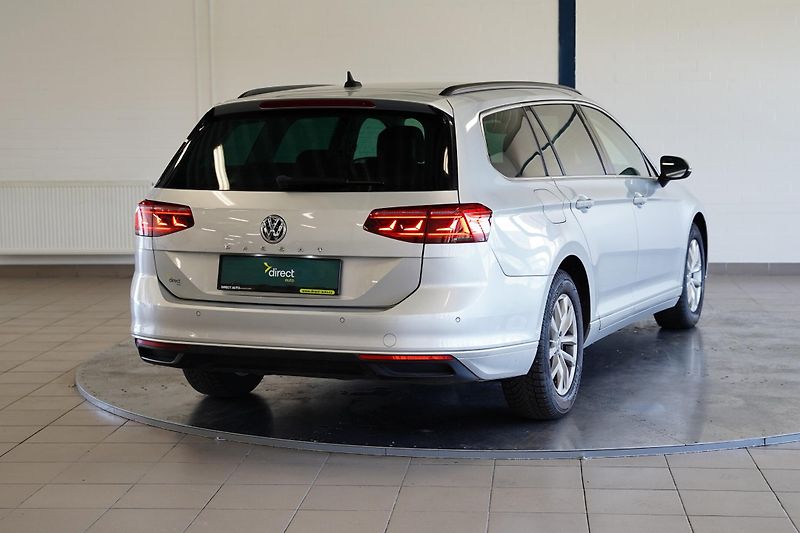 Volkswagen Passat - fotka 2 z 29