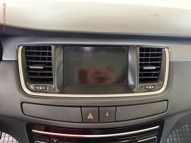 Peugeot 508 (2012) 2.0HDi, AC, tempo - fotka 13 z 18