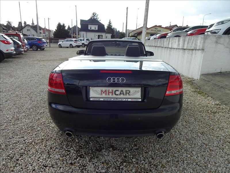 Audi A4 1,8 T CABRIO !AKČNÍ CENA! - fotka 17 z 51
