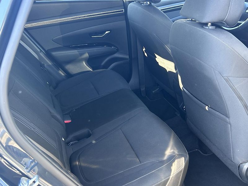 Hyundai Tucson 1.6 T-GDi Smart - fotka 11 z 38