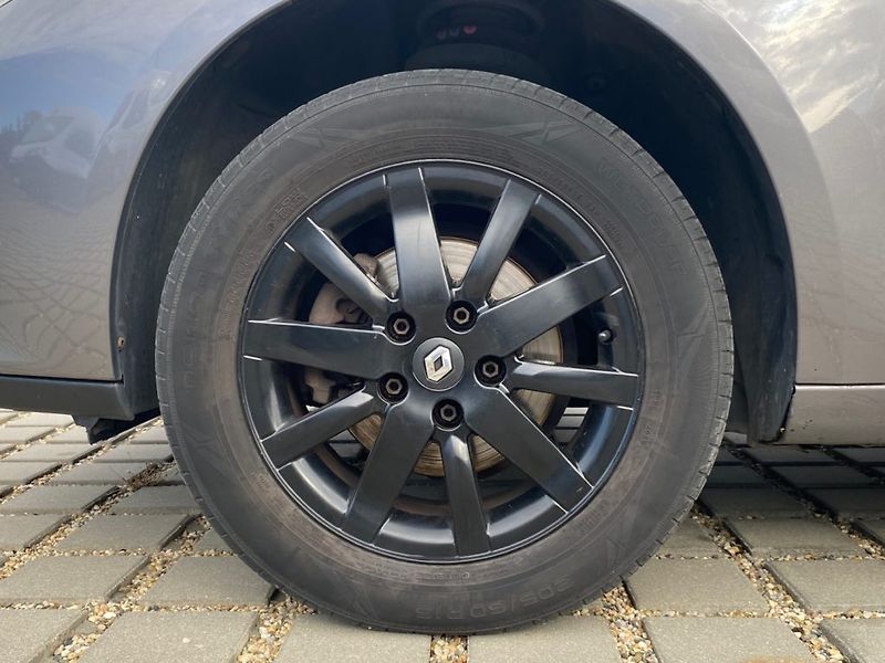 Renault Fluence (2013) 1,6 (82kW) BA. Man - fotka 13 z 26