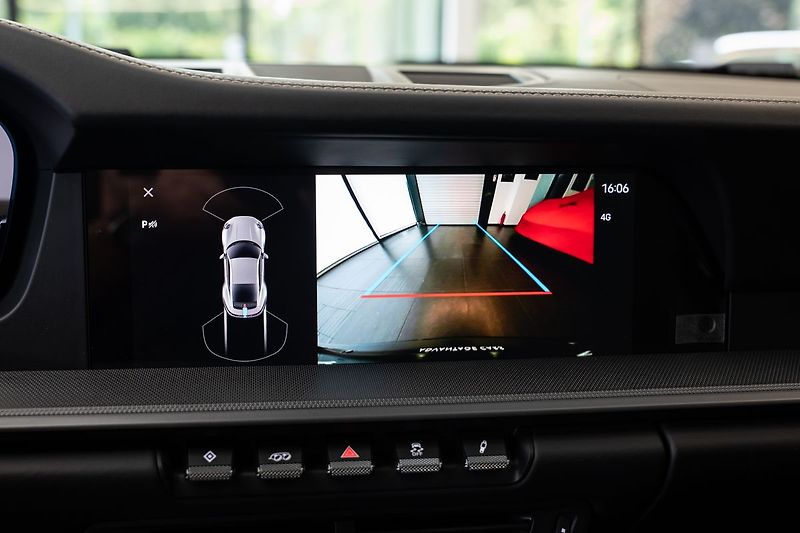 Porsche 911 (992.2) Carrera Pano/Bose/Spor - fotka 12 z 23