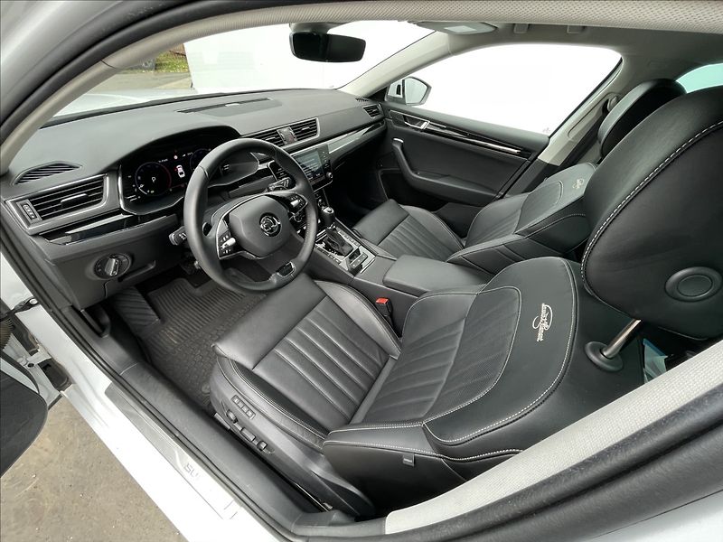 Škoda Superb 2,0 TDI DSG L&K TAŽNÉ+DCC+ACC - fotka 5 z 25