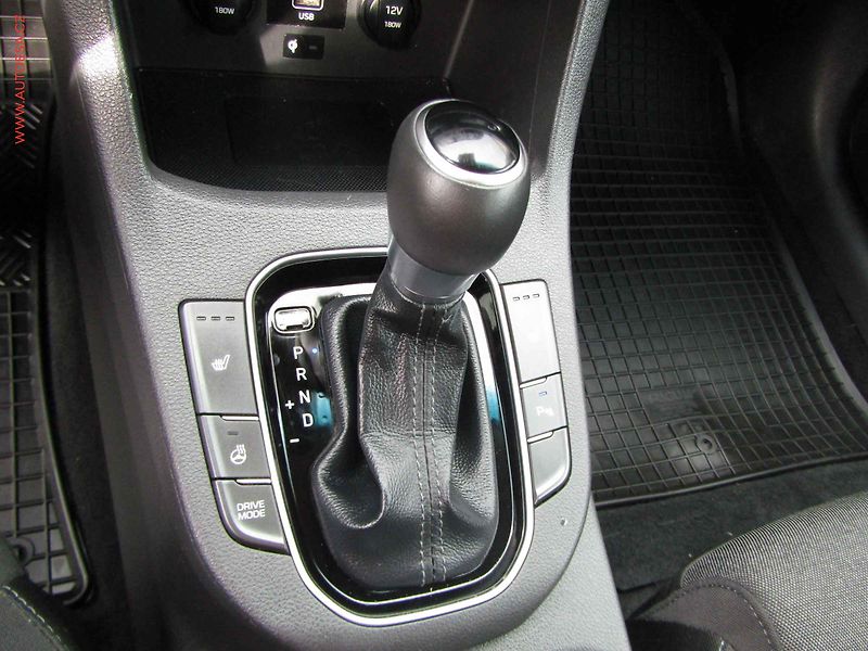 Hyundai i30 (2021) 1.0 T-GDi, 1.maj,ČR, AT - fotka 18 z 21