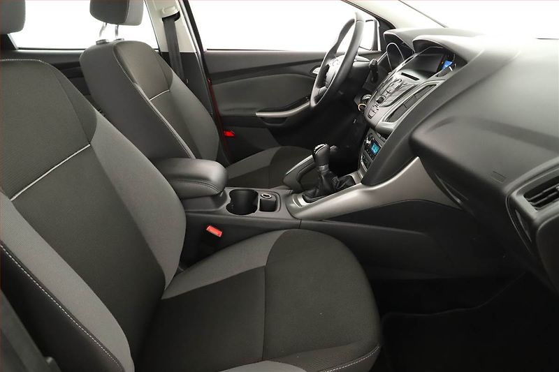Ford Focus (2012) 1.6 i, Park. senzory - fotka 7 z 12