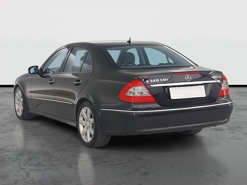 Mercedes-Benz Třídy E (2007) Avantgarde E 320 CDI , Automat - fotka 4 z 22