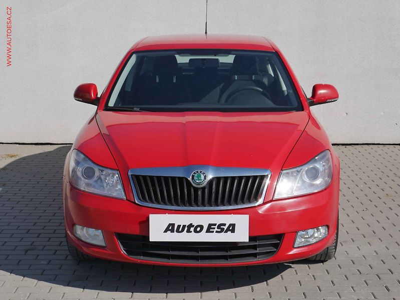 Škoda Octavia (2010) 1.6TDI, ČR, Ambiente - fotka 2 z 13