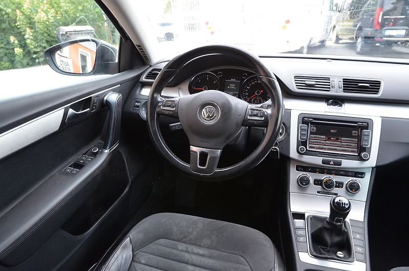 Volkswagen Passat (2014) 2.0 TDi 103kW Highline / ČR  - fotka 20 z 33