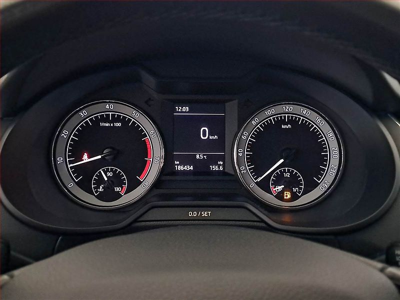 Škoda Octavia (2019) 1.5 TSI, Tempomat - fotka 10 z 16
