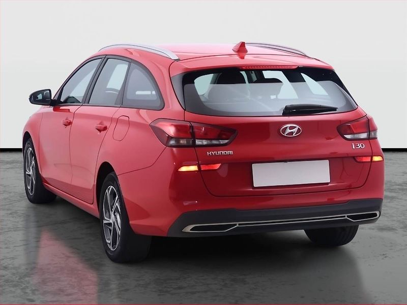 Hyundai i30 (2021) 1.0 T-GDI, ČR,1.maj - fotka 4 z 14