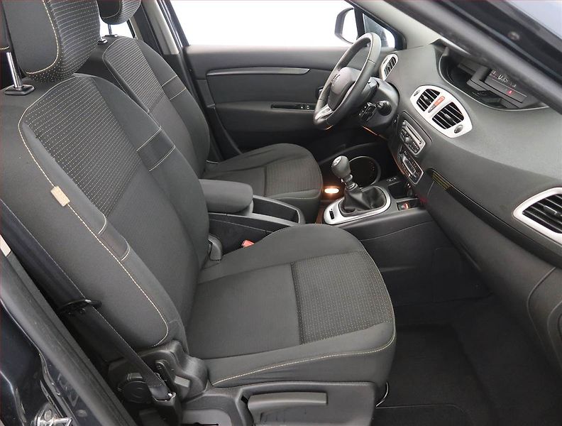 Renault Scénic (2009) 1.9 dCi, Serv.kniha, Tažné - fotka 9 z 18