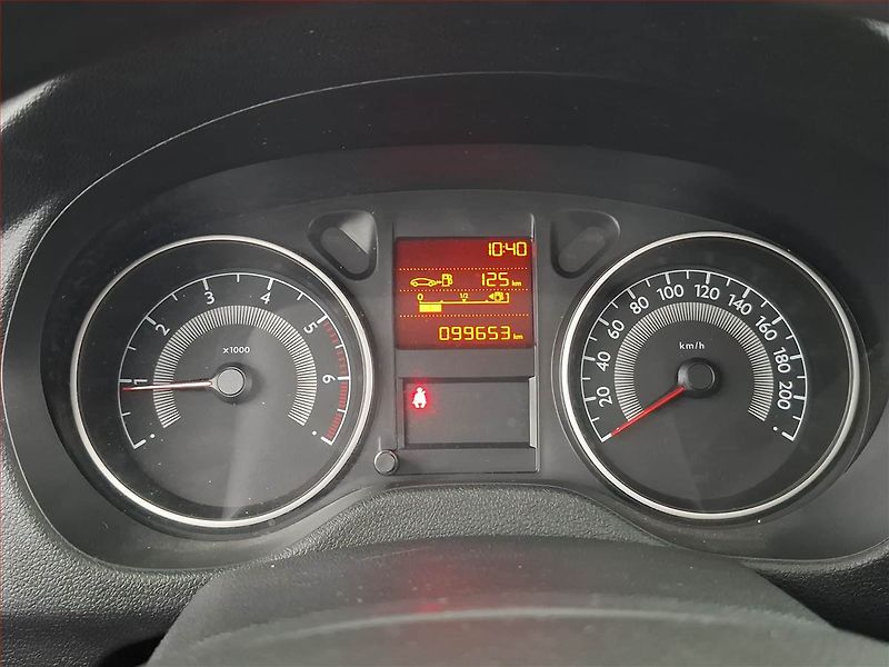 Peugeot 301 (2014) 1.2 VTi, Park. senzory - fotka 11 z 13