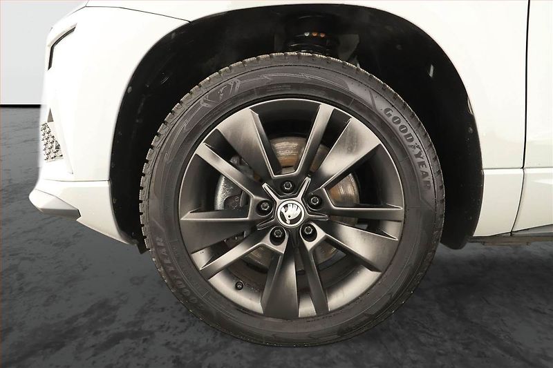 Škoda Karoq (2023) Sportline 1.5 TSI - fotka 12 z 19