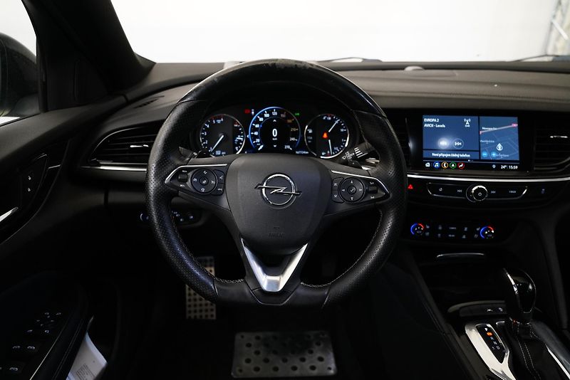 Opel Insignia - fotka 20 z 29