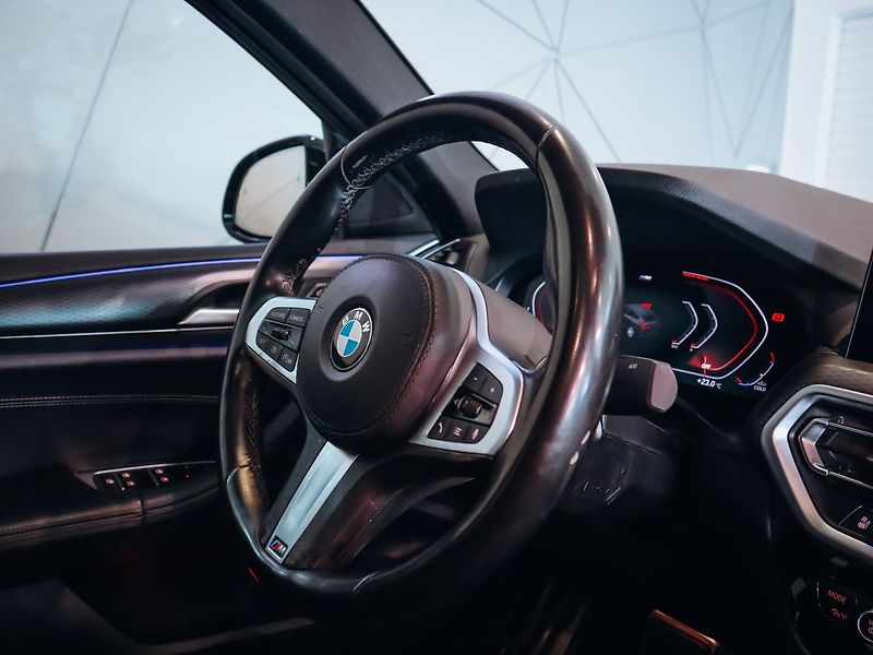 BMW X4 30d xDrive - fotka 20 z 27