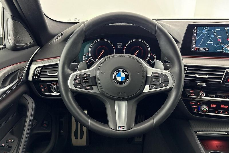 BMW Řada 5 540i xDrive - fotka 21 z 26