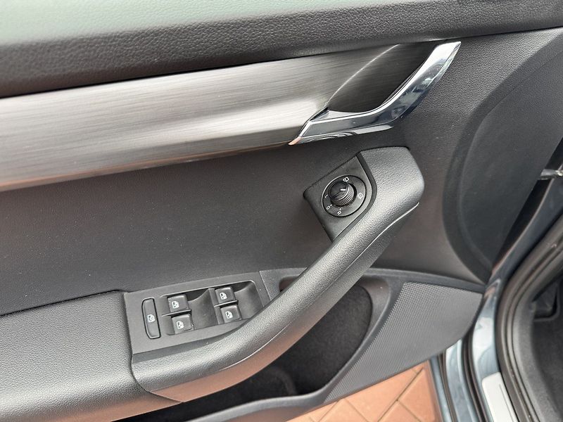 Škoda Octavia (2020) 2.0TDi DSG LED Navi Kamera - fotka 27 z 46