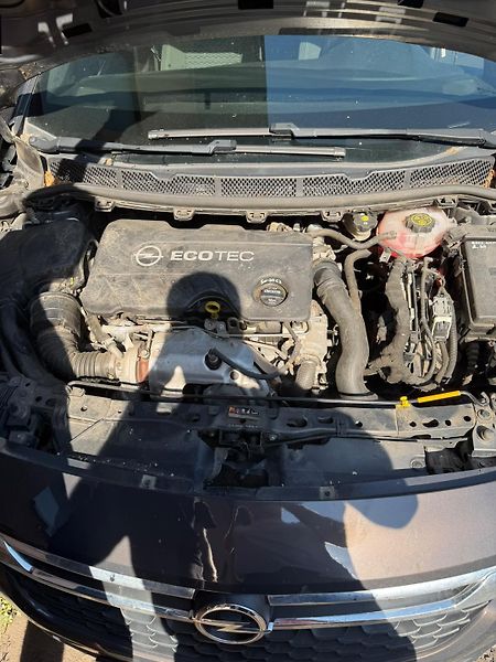 Opel Astra 1,6 CDTI  klima, závada motoru - fotka 18 z 28