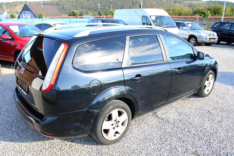 Ford Focus (2008) 1,6i KLIMA EL.OKNA ZIMNÍ KOLA - fotka 7 z 16