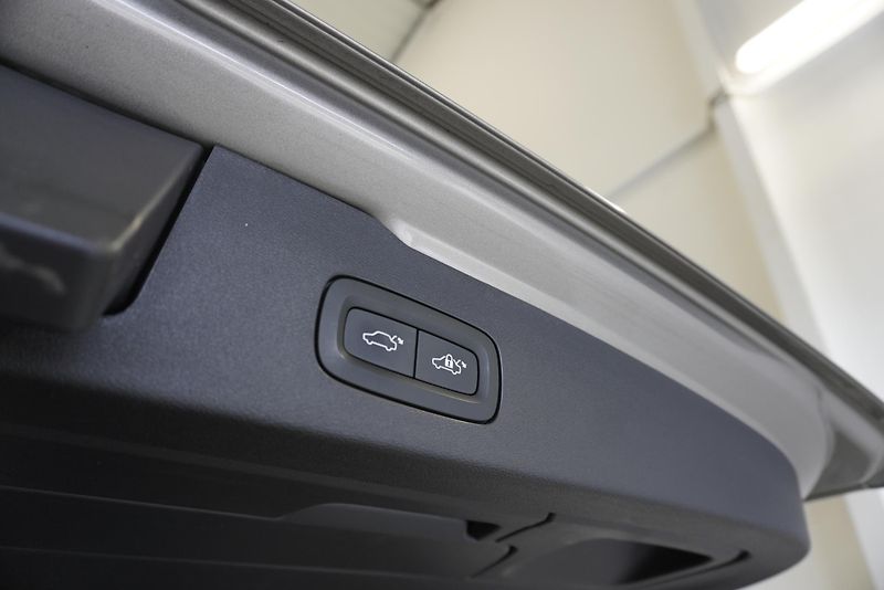 Volvo V60 2,0 D4 POLESTAR INSCRIPTION - fotka 12 z 35