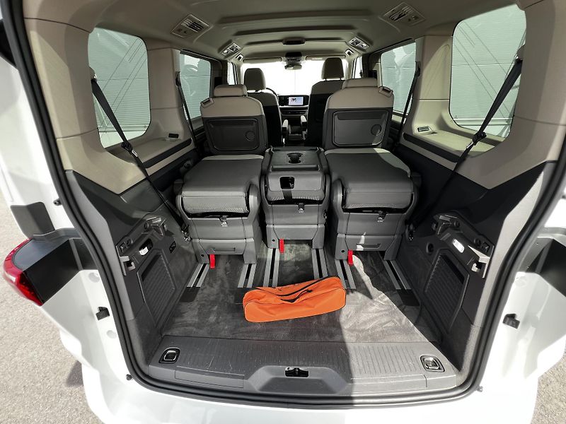 Volkswagen Multivan 2.0TDI DSG 110kW 7-Míst TZ DPH - fotka 24 z 25