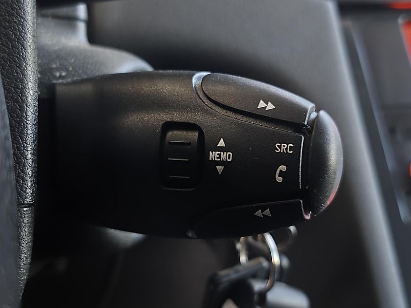 Peugeot 5008 (2016) 1.6 BlueHDi 88kW Allure - fotka 16 z 22