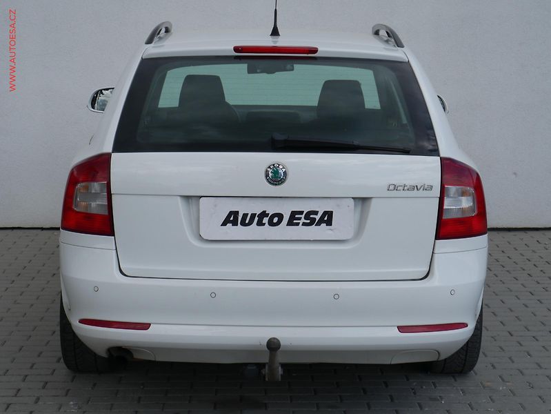 Škoda Octavia (2012) 1.2TSi, Ambition, TZ - fotka 5 z 16
